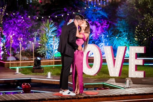 Vorschau Bild von Liebeserklärung. Weiterer Text über ots und
www.presseportal.de/nr/6605 / Die Verwendung dieses Bildes ist für
redaktionelle Zwecke honorarfrei. Veröffentlichung bitte unter
Quellenangabe: "obs/RTL II/RTL II/Magdalena Possert"