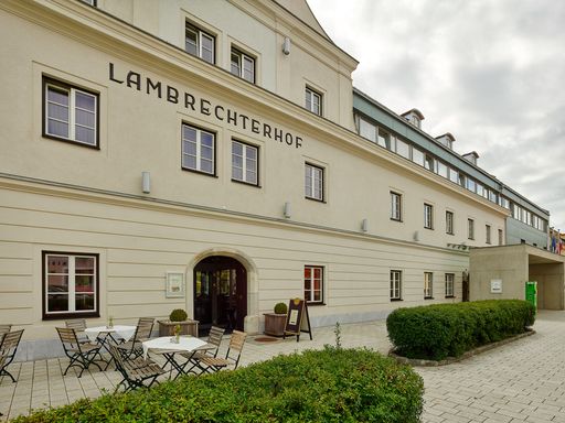 Naturparkhotel Lambrechterhof**** Außenansicht