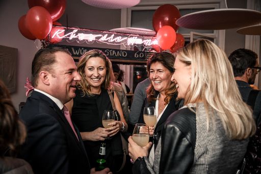 Vorschau Bild von Mehr als 200 Gäste feierten mit der Wiener
Traditionskanzlei ein Wiener Fest