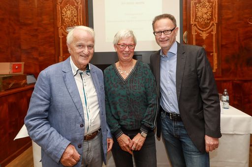 https://www.apa-fotoservice.at/galerie/15483 Wien. im Bild von
links nach rechts