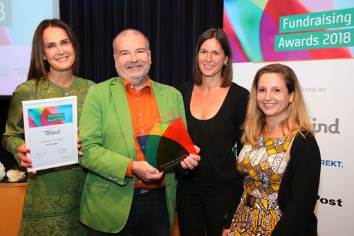  v.l.n.r.: Maggie Entenfellner (Laudatorin), Heli
Dungler, Andrea Johanides (Vorstand Fundraising Verband Austria,
Geschäftsführerin WWF Österreich), Marion Rödler (Agentur Direct
Mind)