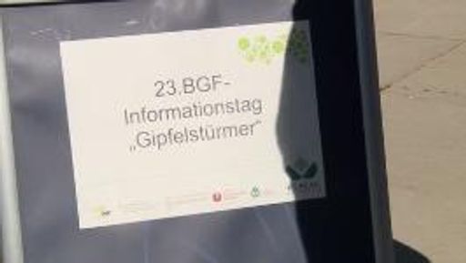 Können durch Gesundheitsförderung
Spitzenleistungen im Unternehmen erzielt werden? Das funktioniert,
wenn die Rahmenbedingungen stimmen, schildert
Snowboard-Extremsportler Stefan Gatt. Denn Gesundheit,
Leistungsfähigkeit und Motivation sind eng miteinander verbunden.
Das Streben nach Gesundheit wirkt sich deutlich auf
Spitzenleistungen aus, manchmal steigernd, manchmal bremsend – das
zeigen Untersuchungen der Motivforscherin Helene Karmasin.