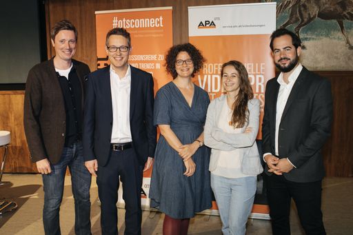 https://www.apa-fotoservice.at/galerie/15217 Im
Bild von links nach rechts: Alexander Raffeiner (Moderation), Stefan
Kern (APA-OTS), Ines Häufler (freischaffende Filmdramaturgin),
Birgit Hajek (Digitalagentur Netural) und Paul Batruel
(Videoredakteur, Kurier)