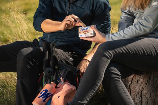  Das Manner Neuprodukt Manner Snack Minis ist
perfekt zum Teilen - auch bei Wanderungen.