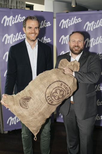 https://www.apa-fotoservice.at/galerie/15639 Wien Im Bild
v.l.n.r.: Philipp Wallisch, Associate Marketing Director Milka Deutschland & Österreich
Daniel Bsteh, Managing Director Mondelez Österreich