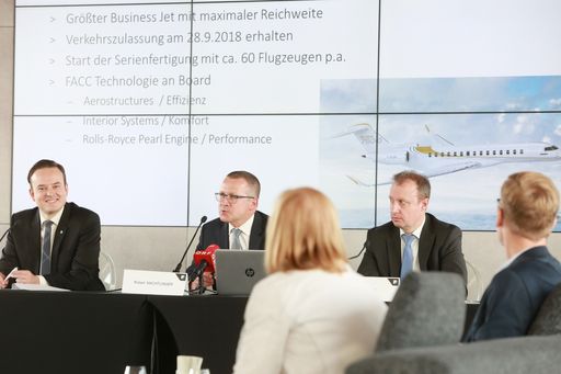 https://www.apa-fotoservice.at/galerie/15689 Im
BIld v.l.n.r. Andreas Perotti (Director Marketing & Communications),
Robert Machtlinger (CEO), Ales Starek (CFO