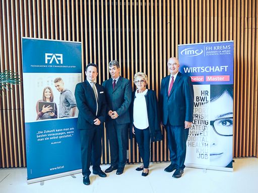  FAF-Geschäftsführer Dr. Mario Art, Studiengangleiter Prof. (FH)
Klaus Kotek, Rektorin Mag. Eva Werner und Geschäftsführer der IMC FH
Krems Dr. Karl Ennsfellner (im Bild v.l.: );