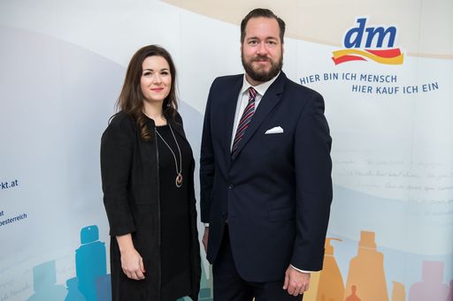 Vorschau Bild von https://www.apa-fotoservice.at/galerie/15297 dm
Geschäftsführerin Petra Gruber und Geschäftsführer Harald Bauer
(Ressort Marketing & Einkauf).