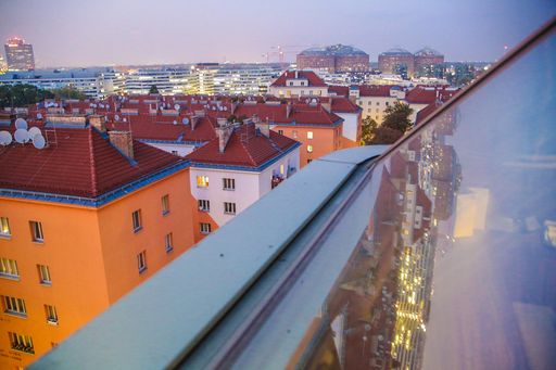  https://www.apa-fotoservice.at/galerie/15933 Das Simm´s Hotel im
11. Wiener Gemeindebezirk lud Kunden und Partner am 18. Oktober zu
einem gemütlichen Beisammensein in seine Suiten ein.