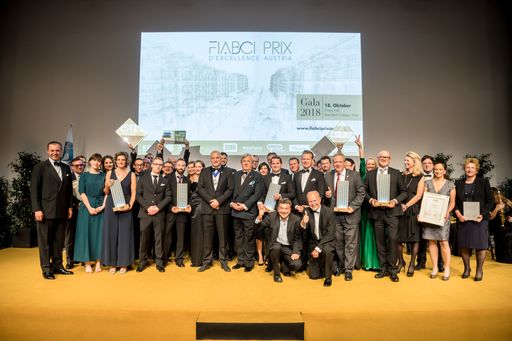 Vorschau Bild von Die glücklichen Gewinner und Finalisten des ersten
FIABCI Prix d´Excellence (mit Ehrengästen)