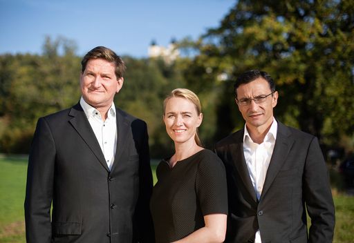  Die Kooperationspartner Hannes Valenta
(Geschäftsführer LPV Energiemanagement GmbH), Karin Motzko
(Projektleiterin MyElectric) und Werner Meixl (Geschäftsführer
MyElectric) setzen auf digitales, ökologisches und emotionales
Stromprodukt.