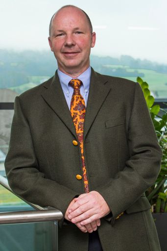 Mit diesem Wintersemester hat Klaus Wettl die
Leitung des Bachelorstudiengangs „Gesundheits- und Pflegemanagement“
und des Masterstudiengangs „Gesundheitsmanagement“ an der FH Kärnten
übernommen.