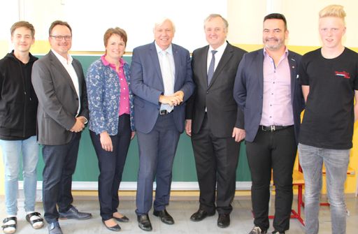 Vorschau Bild von Gruppenbild von der Eröffnungsfeier