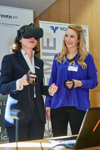 Vorschau Bild von Präsentation des neuen Virtual-Reality-Coaching für
Volksbank-Berater