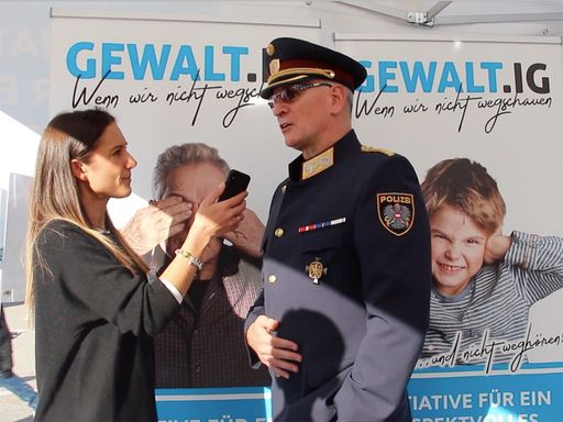 Vorschau Bild von Der Stv. Landespolizeidirektor Mag. Dr. Edelbert
Kohler