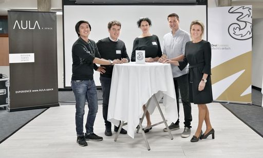 Xperience Talk Drei in Graz, vlnr: Xiaoao Dong (CEO
Marry the berried ice tea) | Jörg Peter Kahlbacher (CEO & Founder
AULA x space) | Elisabeth Rettl (Bereichsleiterin Geschäftskunden
Hutchison Drei Austria ) Rene Gradwohl, Co-Founder AULA x space |
Alexandra Meissnitzer (Moderation)