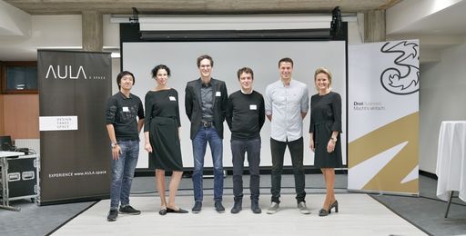 Vorschau Bild von Xperience Talk Drei in Graz, vlnr: Xiaoao Dong
(Marry the berried ice tea) | Elisabeth Rettl (Drei Austria ) |
Markus Zottler (Kleine Zeitung) | Jörg Peter Kahlbacher und Rene
Gradwohl, AULA x space | Alexandra Meissnitzer (Moderation)