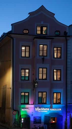 Außenansicht b(l)ackhome Innsbruck Innsbrücke