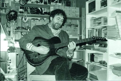 Vorschau Bild von Harry Pepl im privaten Tonstudio