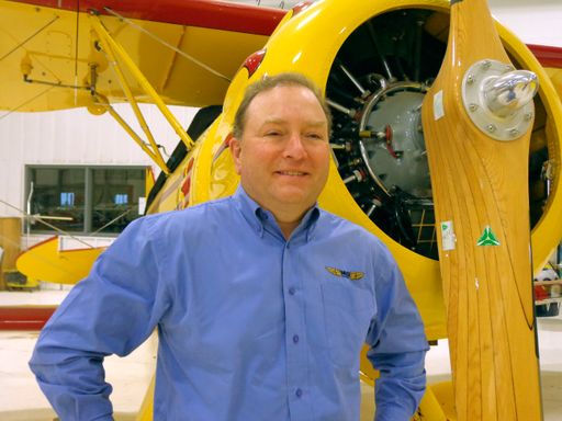 WACO Peter Bowers. Die Dimor Group Inc. aus Fort Lauderdale, FL
übernimmt zum 9. November 2018 die 1983 gegründete Firma WACO
Aircraft Corporation aus Battle Creek, MI. Weiterer Text über ots
und www.presseportal.de/nr/130077 / Die Verwendung dieses Bildes ist
für redaktionelle Zwecke honorarfrei. Veröffentlichung bitte unter
Quellenangabe: "obs/DIMOR AERO GmbH"
