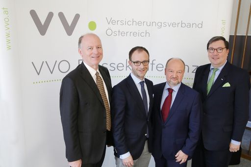 Vorschau Bild von https://www.apa-fotoservice.at/galerie/14501 Im Bild v.l.n.r.:
Direktor des KFV Dr. Othmar Thann; VVO-Vizepräsident
Vorstandsvorsitzender Mag. Rémi Vrignaud; Leiter des
Cybercrime-Competence-Center des Bundeskriminalamtes Mag. Leopold
Löschl und Generalsekretär des VVO Prof. Dr. Louis Norman-Audenhove