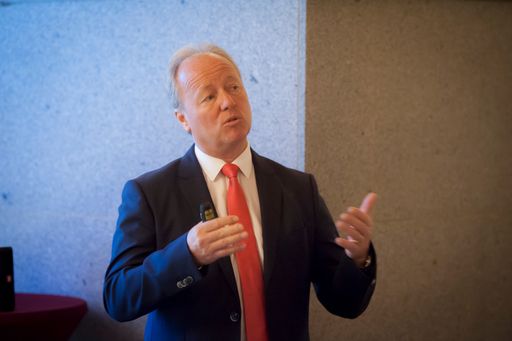 GrECo JLT Kamingespräch: Cyber-Kriminalität steigt
rasant an. Andreas Radelbauer, Direktor von Corporate Trust
Österreich, Schweiz & Liechtenstein