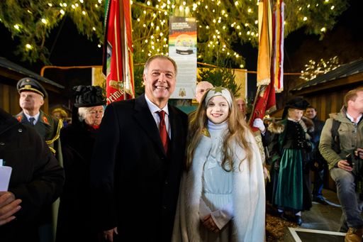 WKW-Präsident Walter Ruck mit dem Wiener
Christkindl
