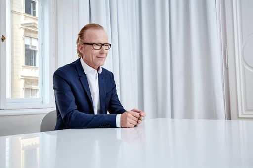  Bewährt trifft innovativ: Dr. Georg Kraft-Kinz
gründet neues Beratungsunternehmen kraft kinz kraft