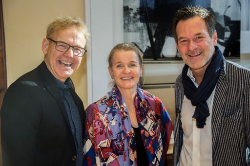  v.l.n.r. Erwin Rachbauer, Karin Rehn-Kaufmann (CEO
Leica Galerie Salzburg) und Ralf Marterer