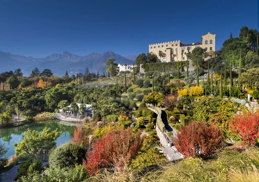  Die Gärten von Schloss Trauttmansdorff mit dem
Touriseum gehen nach einem farbenfrohen Herbst in Winterpause