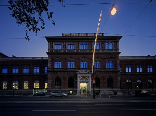 Vorschau Bild von James Turrell, „MAKlite“, 2004; Technische Adaptierung: 2018;
Permanente Lichtinstallation an der Fassade des MAK