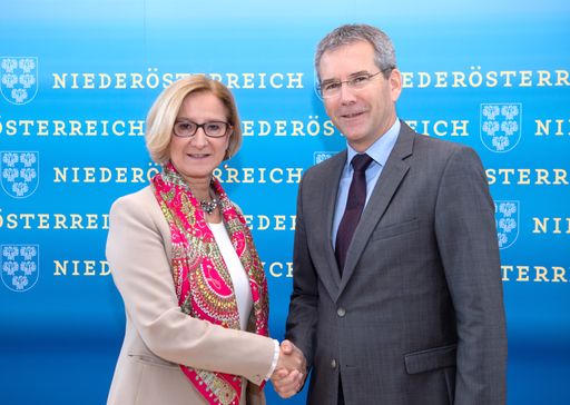  v.l.n.r.: Landeshauptfrau Mikl-Leitner und
Finanzminister Hartwig Löger trafen einander zum Arbeitsgespräch in
St. Pölten