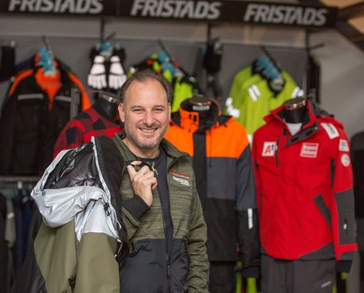  https://www.apa-fotoservice.at/galerie/16412 In
einem Pressegespräch am Firmensitz in Salzburg der Geschäftsführer
der Firma "Fristads Workwear", Elmar Kandolf, die neuesten
Entwicklungen bekannt.