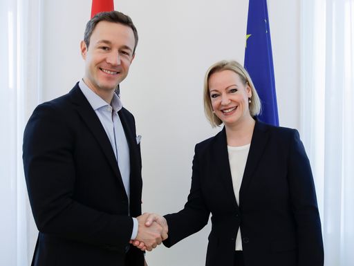 Bundesminister Blümel und Erika Pieler