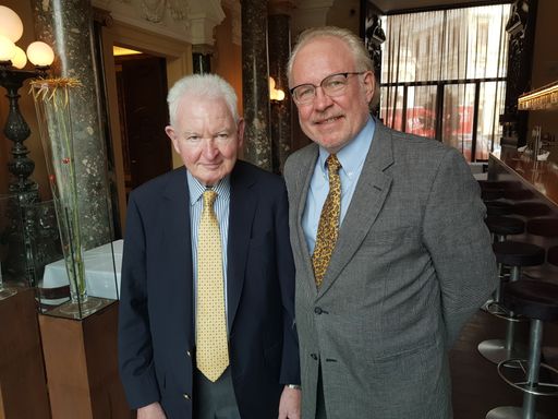 Helmut Sohmen, Förderer von Fulbright Austria, bei
seinem letzten Besuch in Wien gemeinsam mit Executive Director Dr.
Lonnie Johnson