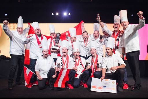 die neuen Kochweltmeister mit Trainern des
Kochverbandes Österreich