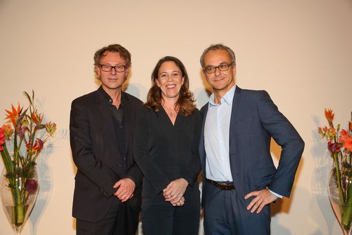 https://www.apa-fotoservice.at/galerie/16452 Wien. Abschluss
eines erfolgreichen Ausstellungsjahres: Leopold Museum-Direktor
Hans-Peter Wipplinger eröffnet die neuen Ausstellungen "Wege ins
Freie" und "Verborgene Schätze II" v.li.n.r: Hans-Peter Wipplinger
(Direktor, Leopold Museum), Heike Eipeldauer (Kuratorin, Leopold
Museum), Ivan Ristić (Kurator, Leopold Museum)