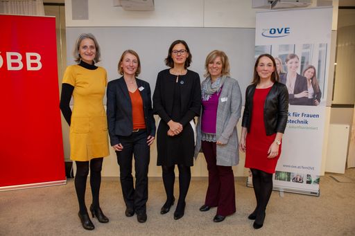  Gemeinsames Fazit aller Sprecherinnen: Diversität
im Unternehmen lässt Neues entstehen. V.l.: Traude Kogoj, Gudrun
Senk, Silvia Angelo, Birgit Teubenbacher, Michaela Leonhardt