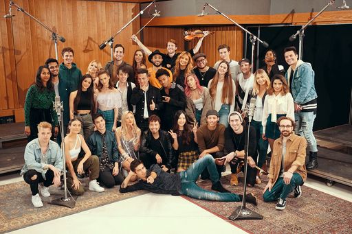 Channel Aid: We are the World 2018 - Remake für den guten Zweck!
/ Online-Premiere am 18.12.2018 um 21:00 Uhr / Alle YouTube-Creator
im Studio in Los Angeles. Weiterer Text über ots und
www.presseportal.de/nr/127363 / Die Verwendung dieses Bildes ist für
redaktionelle Zwecke honorarfrei. Veröffentlichung bitte unter
Quellenangabe: "obs/FABS Foundation"