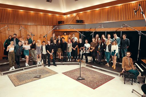 Vorschau Bild von Channel Aid: We are the World 2018 - Remake für den guten Zweck!
/ Online-Premiere am 18.12.2018 um 21:00 Uhr / Alle YouTube-Creator
im Studio in Los Angeles. Weiterer Text über ots und
www.presseportal.de/nr/127363 / Die Verwendung dieses Bildes ist für
redaktionelle Zwecke honorarfrei. Veröffentlichung bitte unter
Quellenangabe: "obs/FABS Foundation"