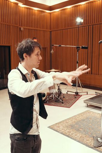 Vorschau Bild von Channel Aid: We are the World 2018 - Remake für den guten Zweck!
/ Online-Premiere am 18.12.2018 um 21:00 Uhr / Kurt Hugo Schneider,
Produzent & YouTube-Legende. Weiterer Text über ots und
www.presseportal.de/nr/127363 / Die Verwendung dieses Bildes ist für
redaktionelle Zwecke honorarfrei. Veröffentlichung bitte unter
Quellenangabe: "obs/FABS Foundation"