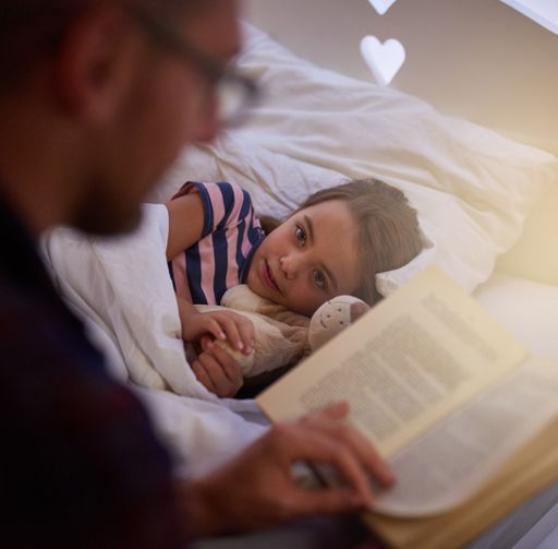 Vorschau Bild von "Wenn Hexen im Kinderzimmer stehen und Monster
unterm Bett liegen - kann man Albträumen nicht einfach vorbeugen?".
Die Verwendung dieses Bildes ist für redaktionelle Zwecke
honorarfrei, es darf jedoch nur im Zusammenhang mit der
Pressemeldung und Quellenangabe veröffentlicht werden. Weiterer Text
über ots und www.presseportal.de/nr/54201 / Veröffentlichung bitte
unter Quellenangabe: "obs/Wort & Bild Verlag - Baby und
Familie/GettyImages_E+_PeopleI"