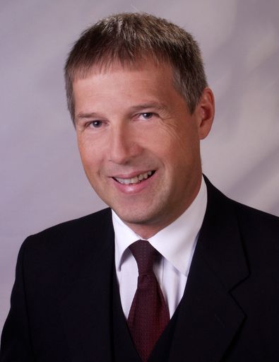 Vorschau Bild von Ing. Werner Fischer, Präsident des Österreichischen
Nationalkomitees von IEC und CENELEC, ist neues Mitglied des
IEC-Verwaltungsrates