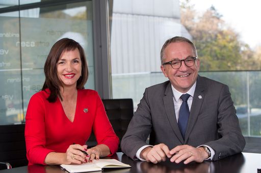 Die Geschäftsführung der FH Salzburg (v.l.) Mag.
Dr. Doris Walter und Mag. Raimund Ribitsch
