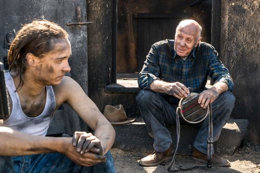 Vorschau Bild von Nachdem sich Familie Clark bis an die Grenze nach Mexiko
durchgeschlagen hat, finden sie Zuflucht auf der Ranch von Jeremiah
Otto (r.). Doch schon bald bricht erneut ein erbitterter Kampf
aus... Die dritte Staffel von "Fear The Walking Dead" ist ab dem 7.
Februar, immer donnerstags, ab 23:15 Uhr bei RTL II zu sehen. Photo
Credit: Richard Foreman, Jr/AMC. Weiterer Text über ots und
www.presseportal.de/nr/6605 / Die Verwendung dieses Bildes ist für
redaktionelle Zwecke honorarfrei. Veröffentlichung bitte unter
Quellenangabe: "obs/RTL II/Richard Foreman Jr/AMC"