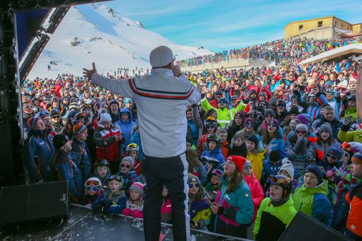 5.000 FANS FEIERN MIT DJ ÖTZI AUF DER SCHLOSSALM