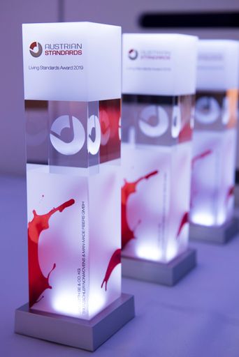 Living Standards Award 2019, Trophäen / Die Bilder
können für Pressezwecke ist unter Hinweis auf die Bildrechte und den
Fotografen kostenfrei verwendet werden.