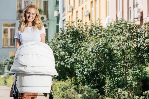 Vorschau Bild von Spaziergänge an der frischen Luft tun Baby und Mutter gut.
Verwendung des Fotos nur im Textzusammenhang mit dieser
Pressemeldung und mit Nennung der Bildquelle/Copyright genehmigt und
kostenfrei. Die anderweitige Verwendung ist ausgeschlossen. Weiterer
Text über ots und www.presseportal.de/nr/79747 / Die Verwendung
dieses Bildes ist für redaktionelle Zwecke honorarfrei.
Veröffentlichung bitte unter Quellenangabe: "obs/Protina
Pharmazeutische GmbH/EdZbarzhyvetsky"