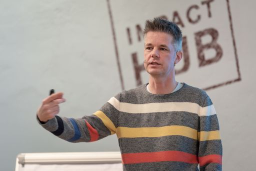 Vorschau Bild von Jurgen Appelo heizt in seiner Keynote die Stimmung
an