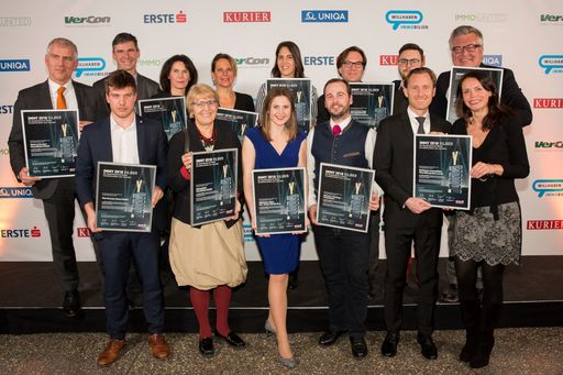 Vorschau Bild von Die IMMY 2018 Silberpreisträger bei der
diesjährigen IMMY-Verleihung.